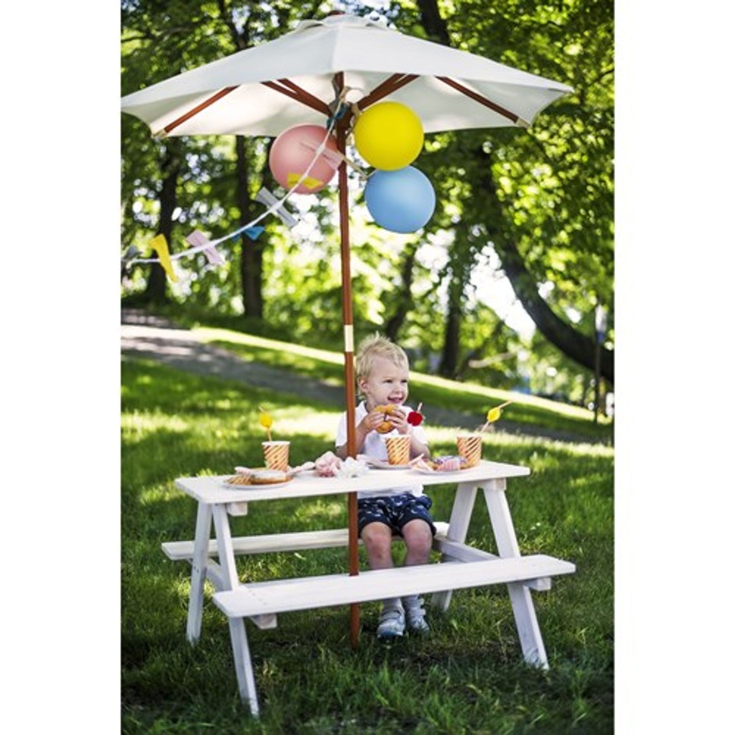 GINGER HOME Set da giardino, tavolo da picnic per bambini, ombrellone anti-UV 30+, in legno, giochi da esterno, bianco, 89x79x50 cm.