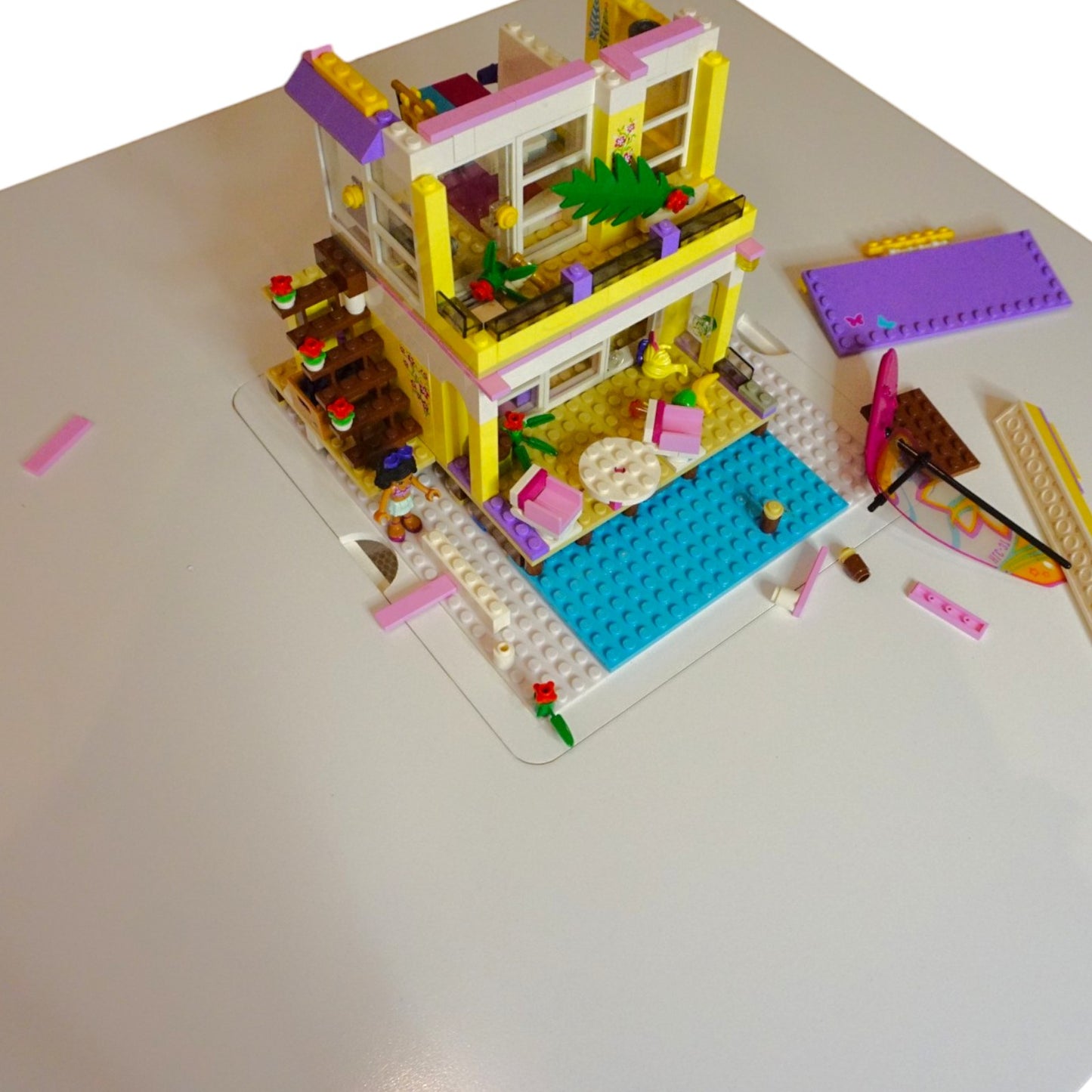 Tavolo in legno per bambini con 2 sedie, con contenitore per giocattoli, giochi di costruzione e libri - Bianco/Blu