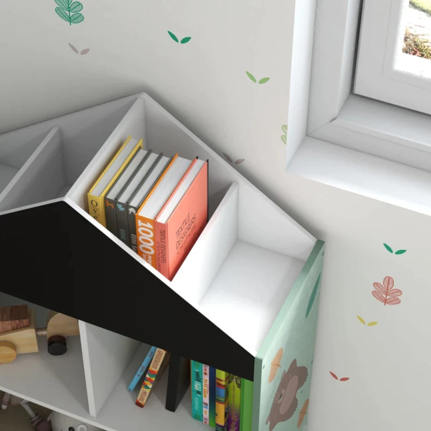 Mobile per Bambini GINGER HOME FOREST – Scaffale per Giocattoli e Libri con Lavagna e Contenitori, Design Casetta con Orsetto
