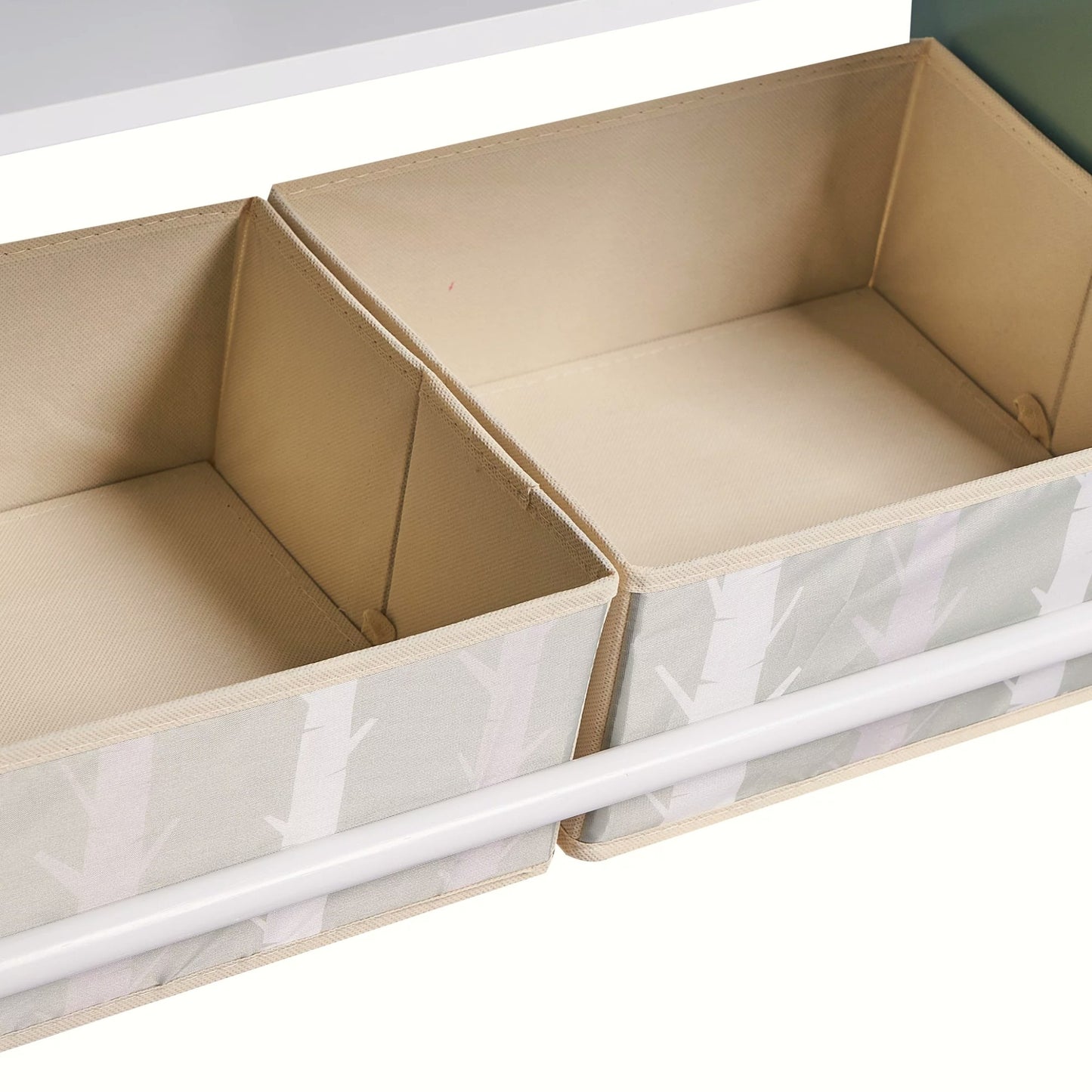 Mobile per Bambini GINGER HOME FOREST – Scaffale per Giocattoli e Libri con Lavagna e Contenitori, Design Casetta con Orsetto