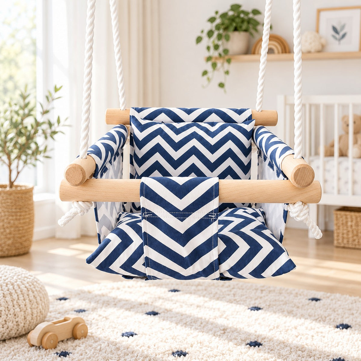 Висяща детска люлка Зигзаг GINGER HOME в уютна детска стая с дървени елементи и мека седалка