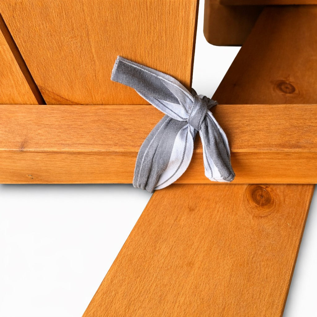 Качествено дърво и фина обработка при детска маса за пикник GINGER HOME