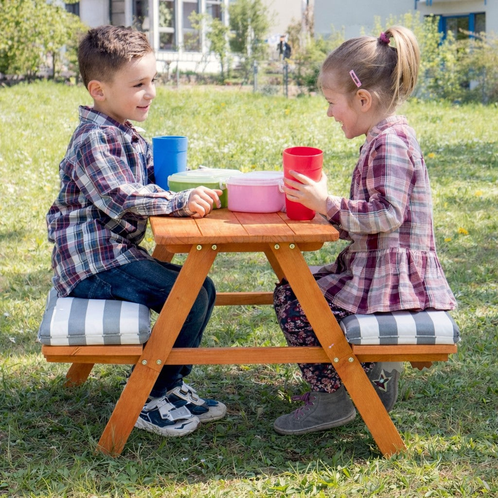 Деца играят и се хранят на детска дървена маса за пикник GINGER HOME
