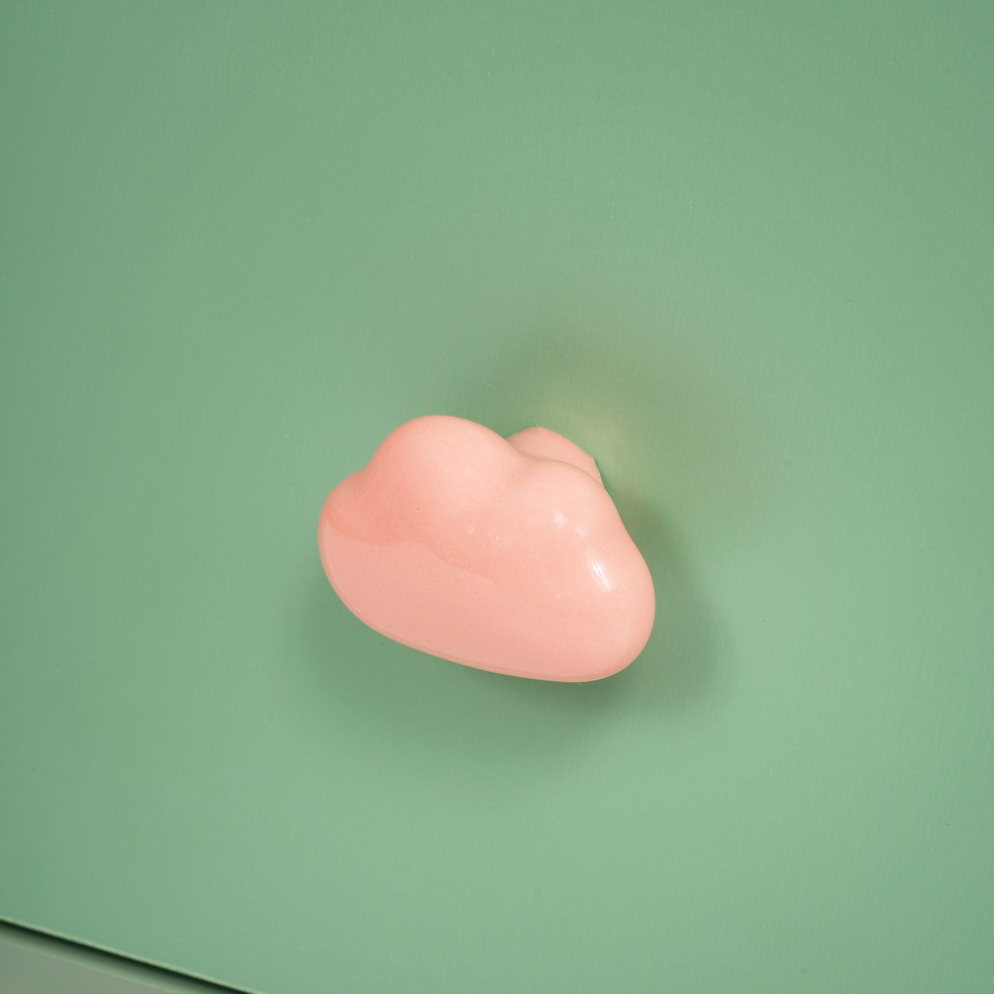 Детайл на детска дръжка – чекмедже на шкаф GINGER HOME Forest