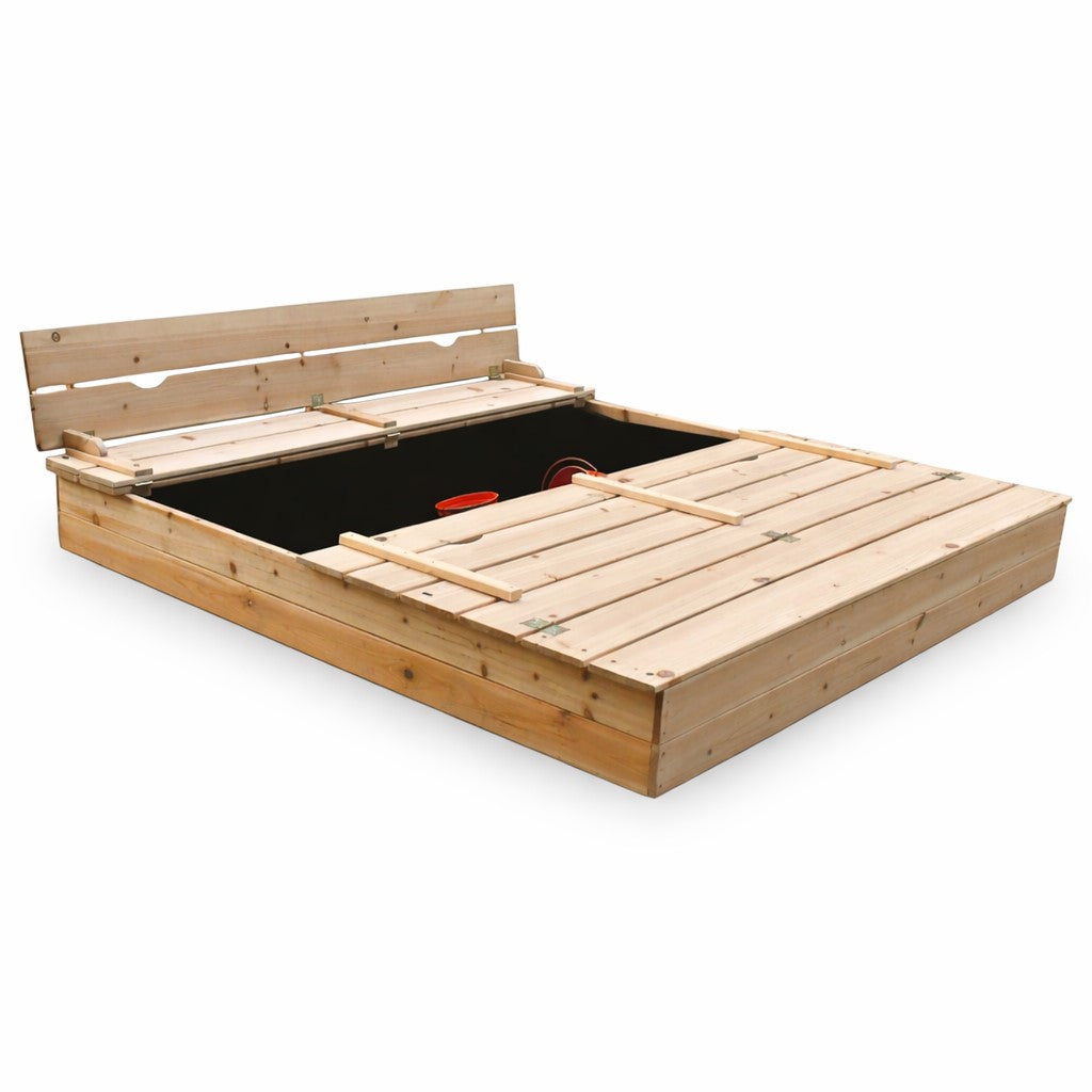 Детайлна снимка на дървените пейки и сгъваемия капак на пясъчника