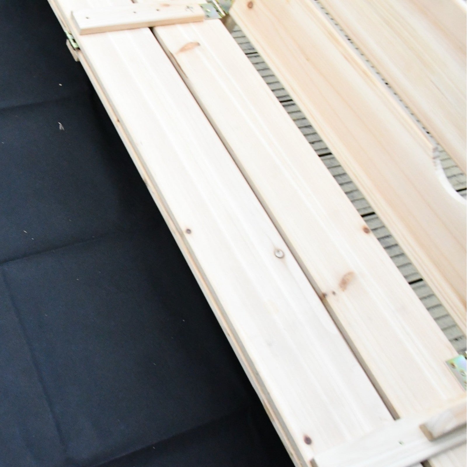 Детска игра в пясъчника – показване на размер и играчи (ако има хора)