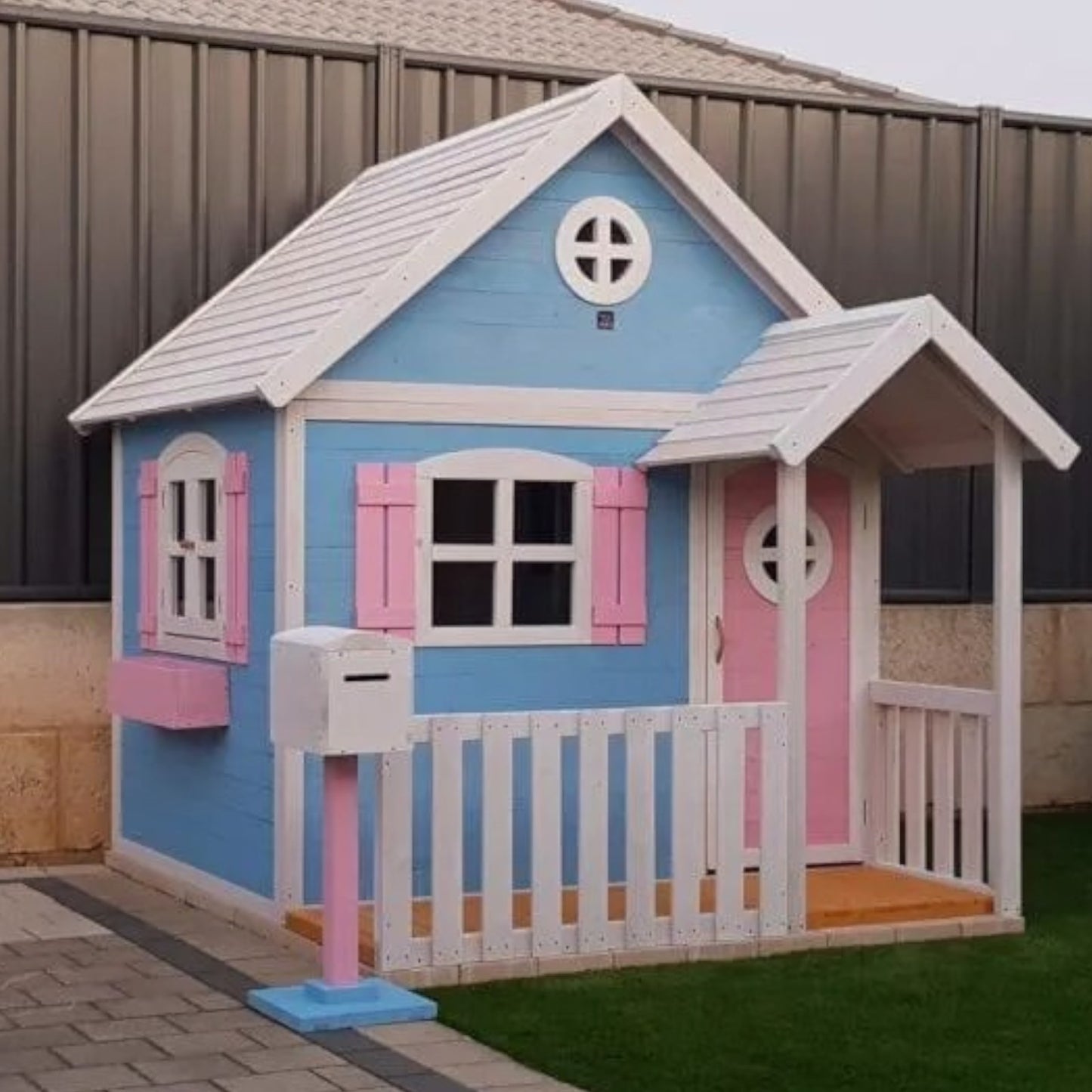 Голяма Дървена Детска Къща с Веранда GINGER HOME, 194x229x210 см, за Игри и Забавления на Открито