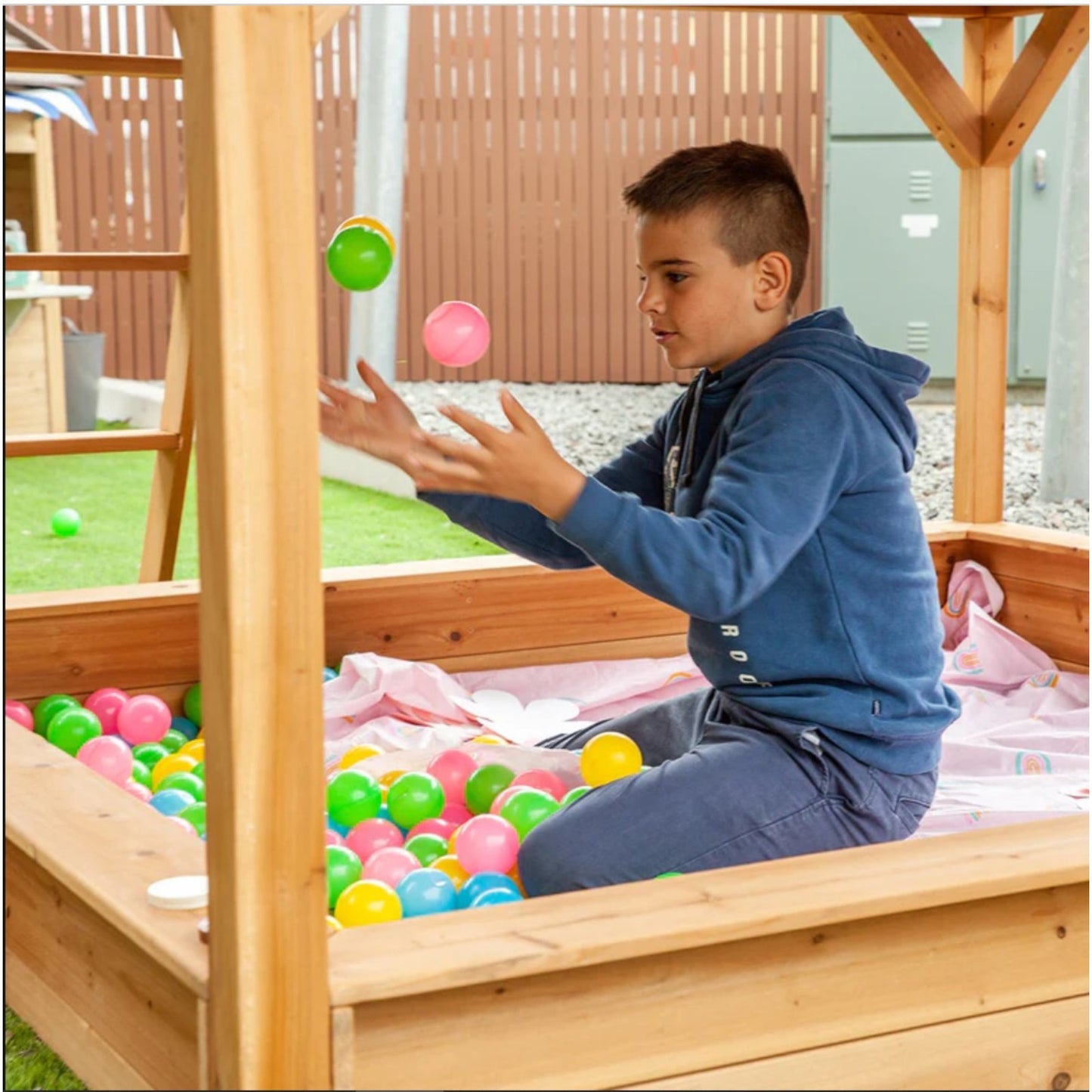Голяма Детска Къща GINGER HOME с Пясъчник и Пързалка, за Игра на Открито в Двора и Градината, Дървена, 258х271.5х291 см.