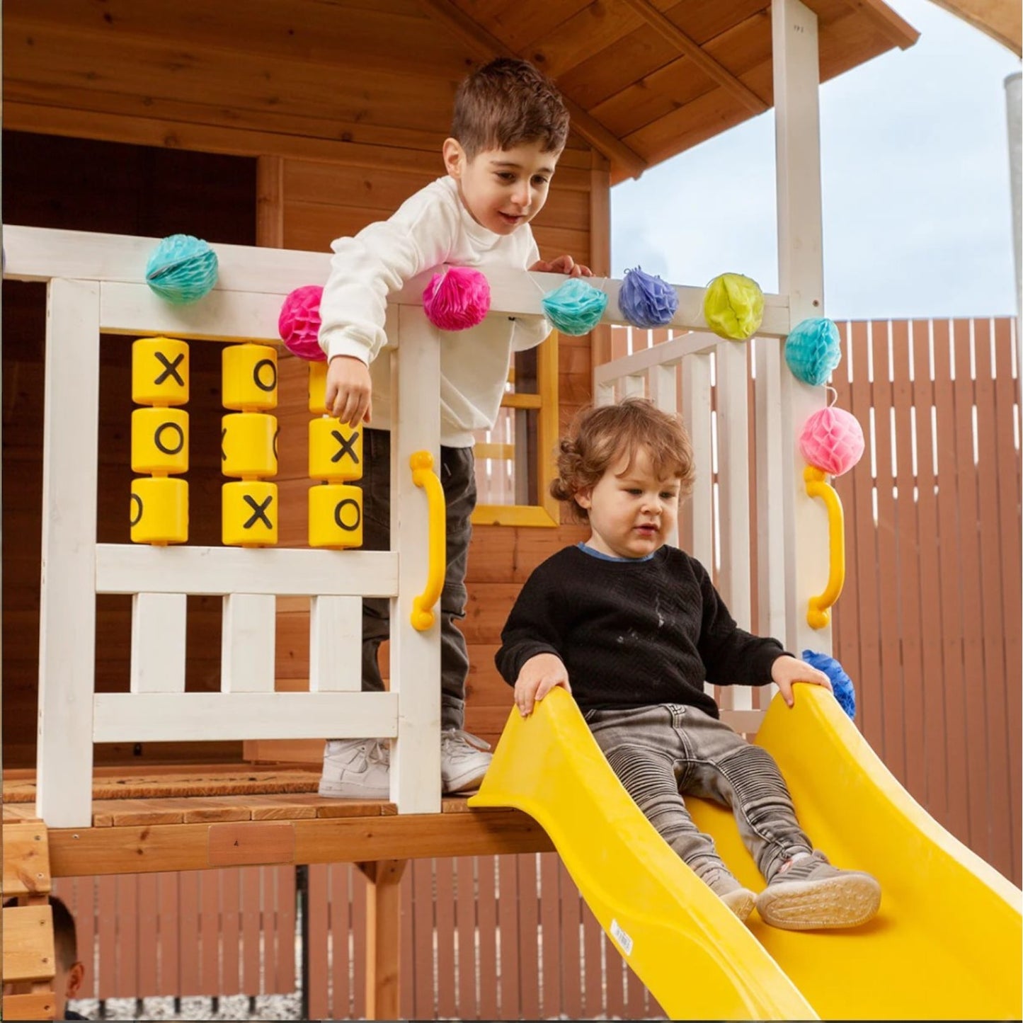 Голяма Детска Къща GINGER HOME с Пясъчник и Пързалка, за Игра на Открито в Двора и Градината, Дървена, 258х271.5х291 см.